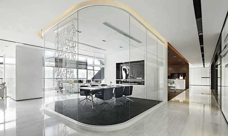 上海科技風辦公室過道裝修設計