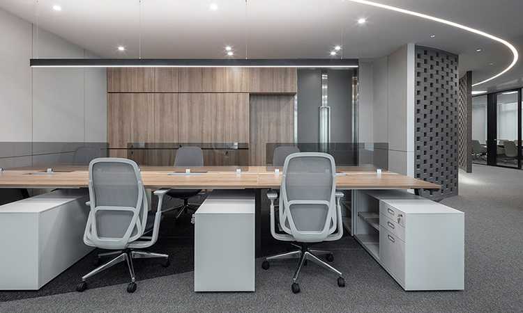 上海辦公室裝修門窗落地環境