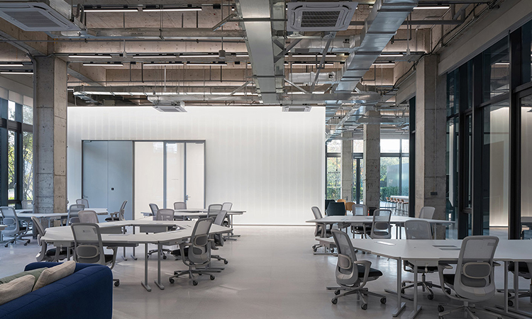 辦公室現(xiàn)代風裝修環(huán)境