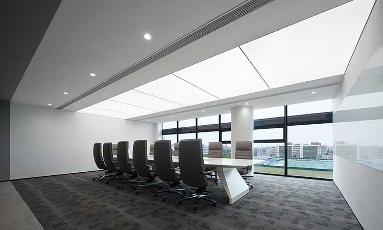 在上海白玉蘭廣場寫字樓辦公室裝修相比郊區的優勢